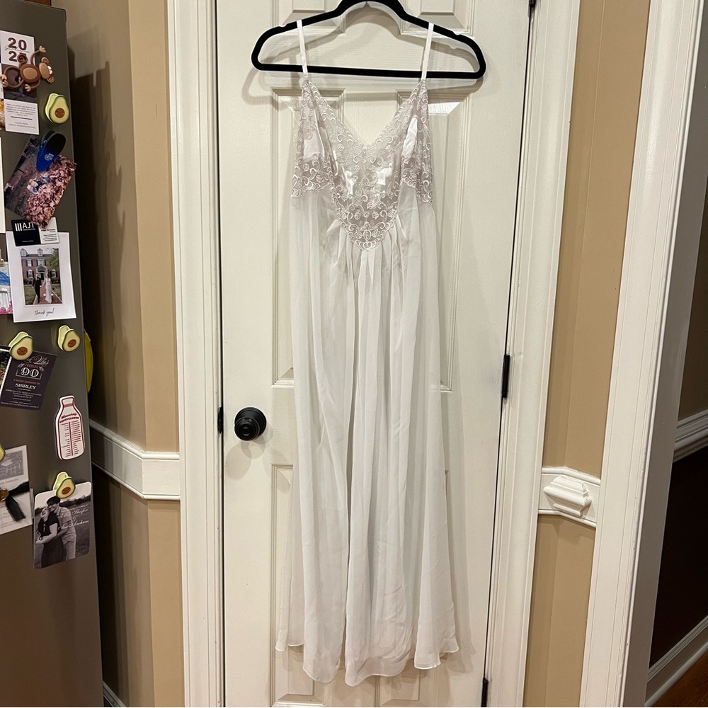 Victorias Secret Vintage Slip Nightgown Ivory Long Lace Layered Sz L Bridal